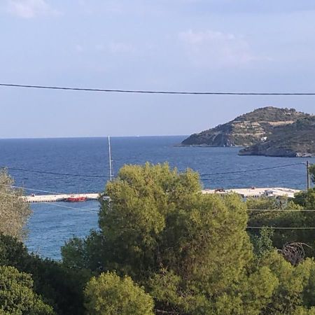 Meltemi Apartments Agia Marina  Luaran gambar
