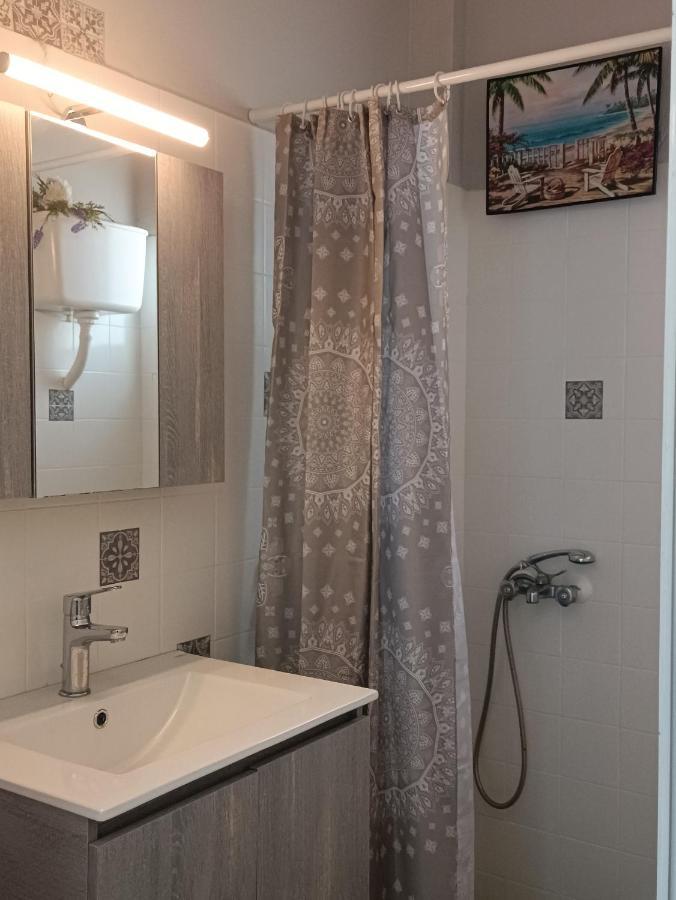 Meltemi Apartments Agia Marina  Luaran gambar