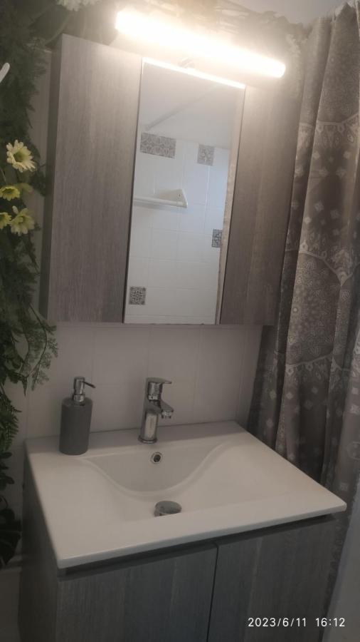 Meltemi Apartments Agia Marina  Luaran gambar